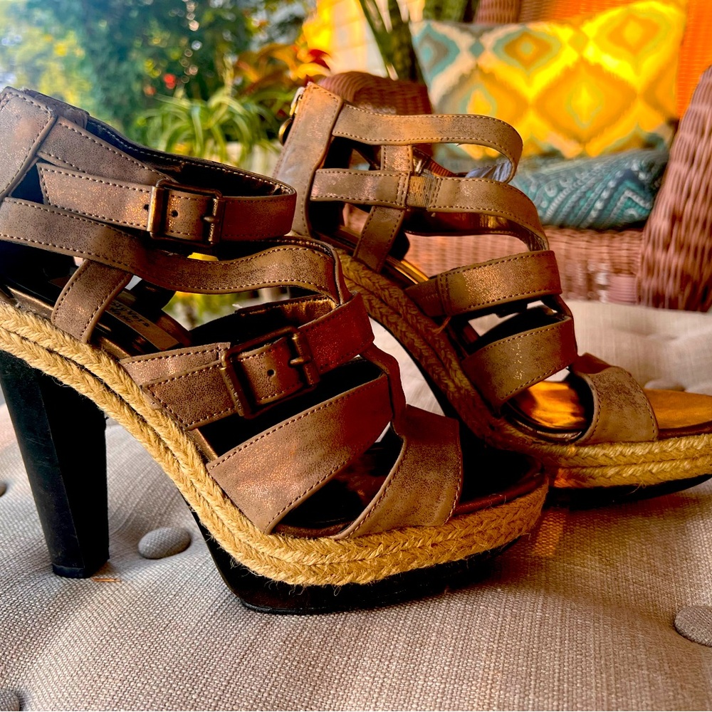 Vera Wang Heels size 7